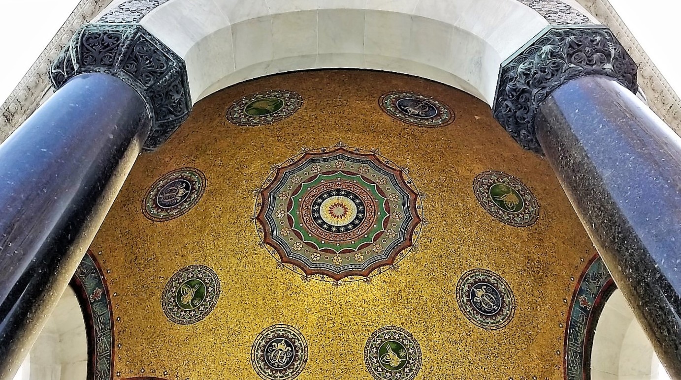 Der Deutsche Brunnen in Istanbul zeugt von der geschichtlich engen Bindung beider Länder. Deutscher Brunnen Istanbul von Engin Özgökçen