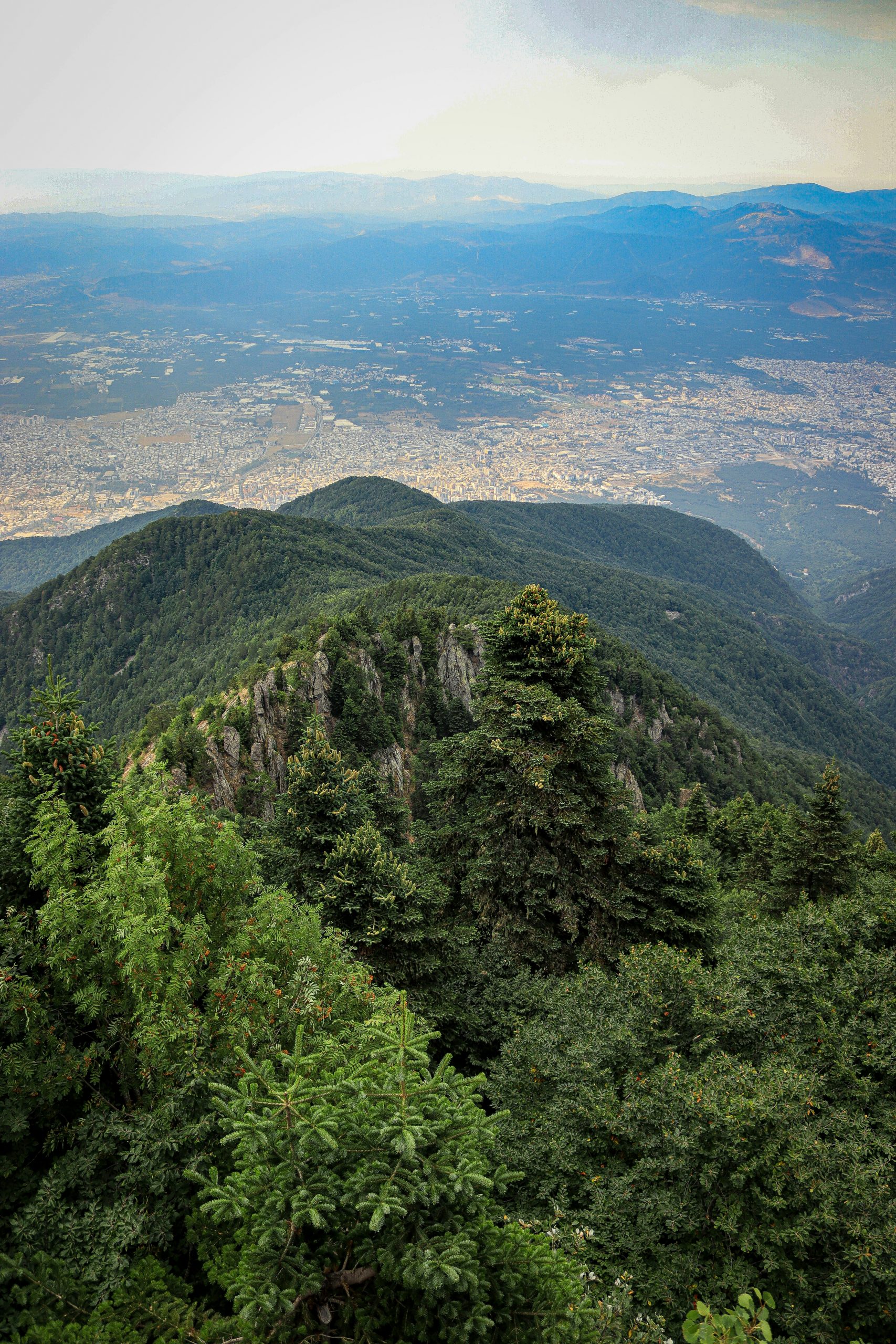 Bursa ist die erste Hauptstadt des Osmanischen Reiches und heute eine führende Industrieregion. Blick vom Uludağ auf Bursa von Oğuzhan Kıran